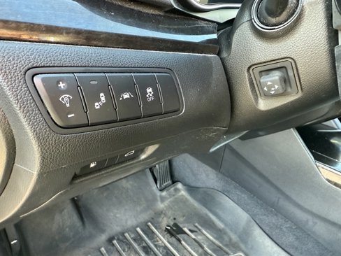 Used 2015 Kia Cadenza Premium w/ Technology Package image 24
