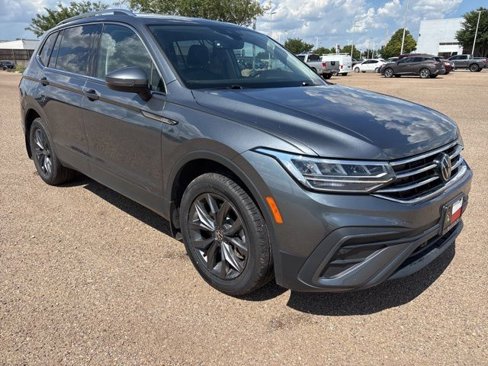 Used 2023 Volkswagen Tiguan SE image 9