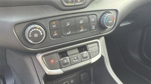 Used 2023 GMC Terrain SLE w/ Elevation Edition image 25