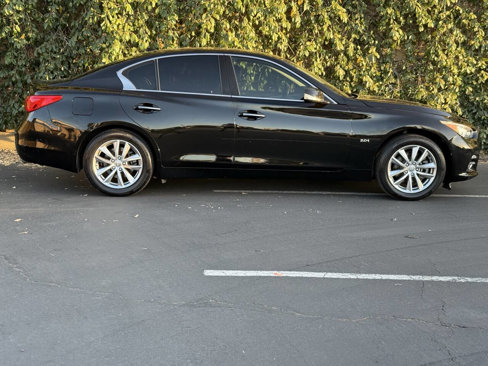 Used 2017 INFINITI Q50 2.0t w/ Moonroof Package image 7