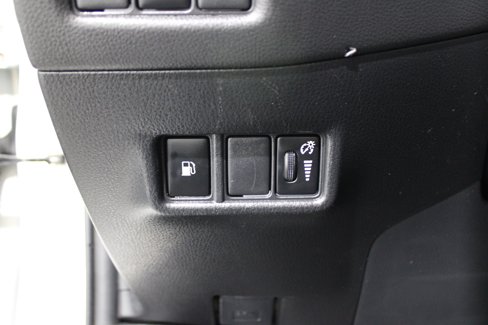 Used 2020 Toyota C-HR LE image 10