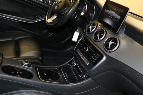 Used 2017 Mercedes-Benz CLA 250 image 41