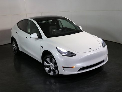 Used 2021 Tesla Model Y Long Range image 7