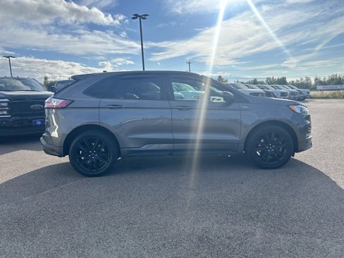 Certified 2022 Ford Edge ST-Line image 6