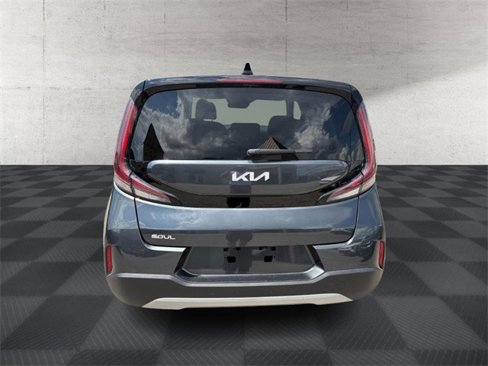 Used 2024 Kia Soul LX w/ LX Technology Package image 6