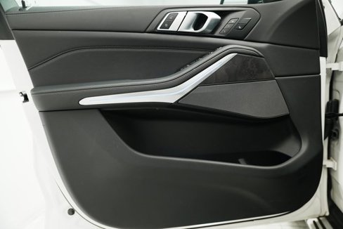 Used 2025 BMW X5 xDrive40i w/ Climate Comfort Package image 40