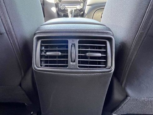 Used 2018 Nissan Rogue SV image 17
