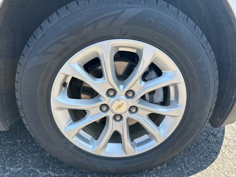Used 2020 Chevrolet Equinox LS w/ LS Convenience Package image 12