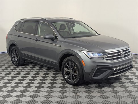 Used 2022 Volkswagen Tiguan SE image 9