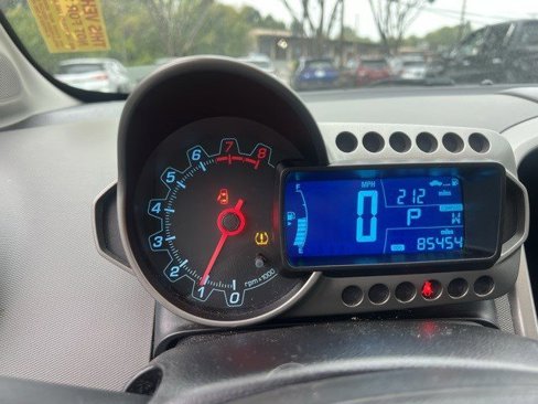 Used 2016 Chevrolet Sonic LT image 14