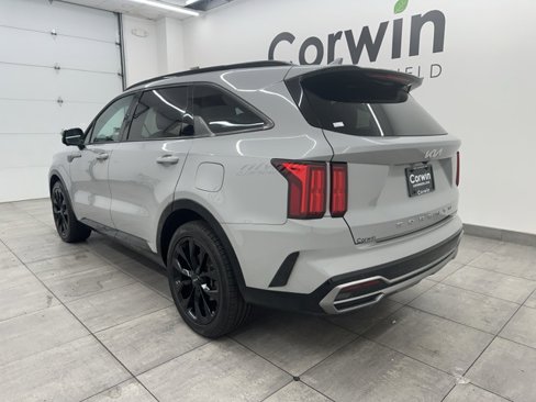 Used 2022 Kia Sorento SX image 2