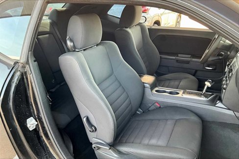 Used 2009 Dodge Challenger SE image 9