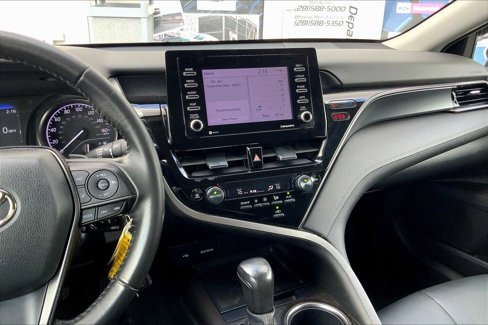 Used 2022 Toyota Camry SE image 5