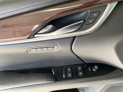 Used 2014 Cadillac XTS Luxury image 22
