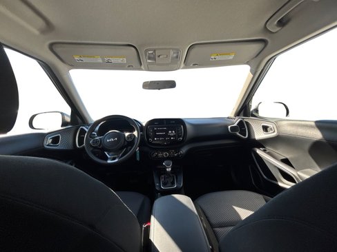 Used 2022 Kia Soul LX image 17