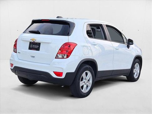 Used 2022 Chevrolet Trax LS w/ Tint and Cruise Package image 5