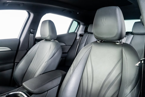 Used 2024 Maserati Grecale GT image 3