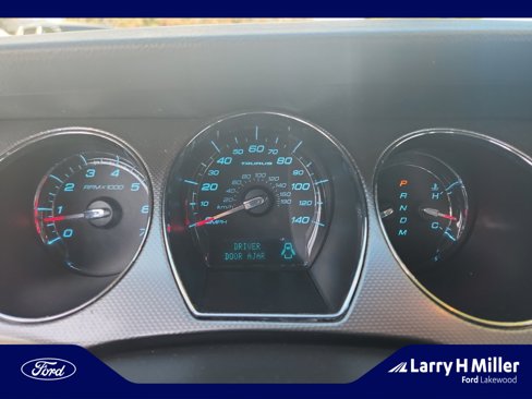Used 2010 Ford Taurus SEL image 10