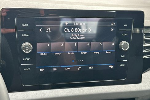 Used 2025 Volkswagen Jetta SE w/ Sunroof Package image 17