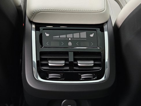 New 2025 Volvo V60 B5 Cross Country Ultra w/ Protection Package Premier image 32