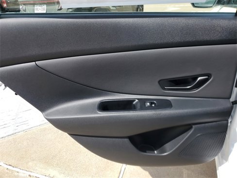 New 2025 Hyundai Elantra Sport image 12