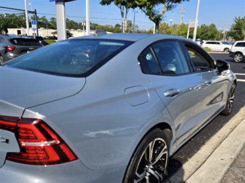 Certified 2024 Volvo S60 B5 Core image 15
