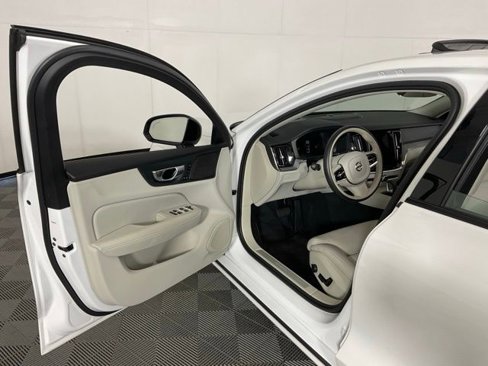 Certified 2024 Volvo S60 T8 Ultimate image 28