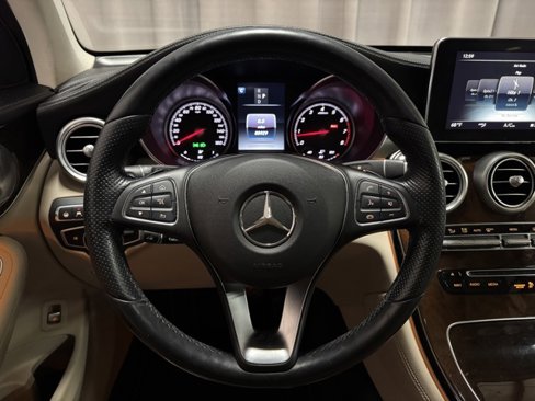 Used 2017 Mercedes-Benz GLC 300 4MATIC image 16
