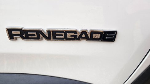 Used 2018 Jeep Renegade Latitude image 13