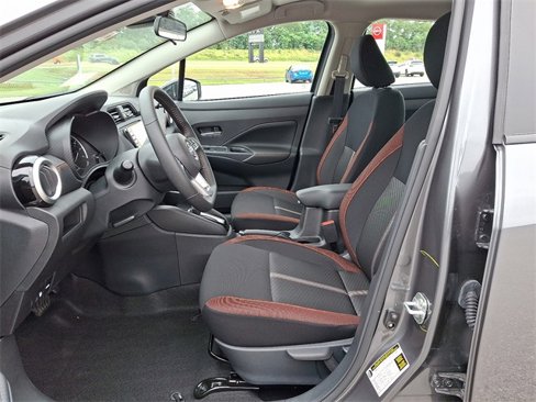New 2025 Nissan Versa SR w/ Trunk Package image 15