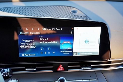 Certified 2024 Hyundai Elantra SEL image 24