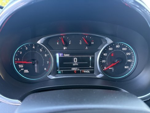Used 2017 Chevrolet Malibu LT image 34