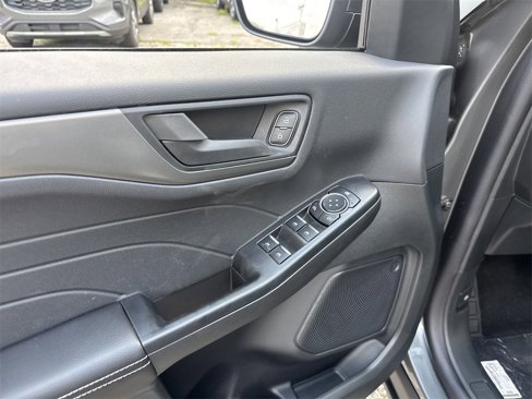 New 2025 Ford Escape Active image 16
