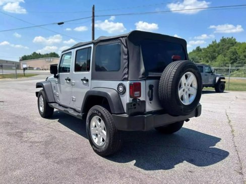 Used 2007 Jeep Wrangler Unlimited Sahara image 8