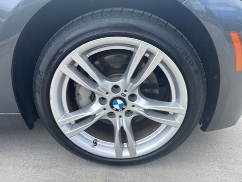 Used 2018 BMW 330i xDrive Sedan w/ M Sport Package image 10