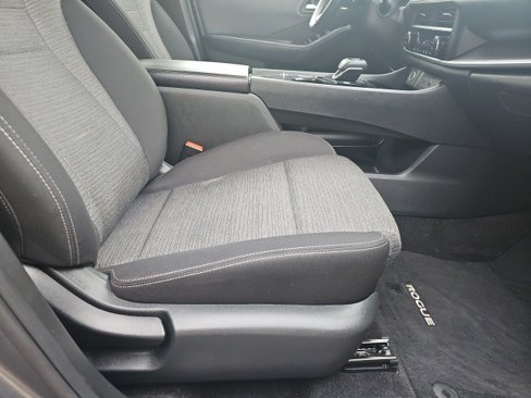 Used 2023 Nissan Rogue SV image 17