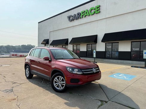 Used 2016 Volkswagen Tiguan S image 1