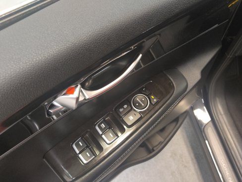 Used 2017 Kia Sorento LX w/ LX Convenience Package image 27