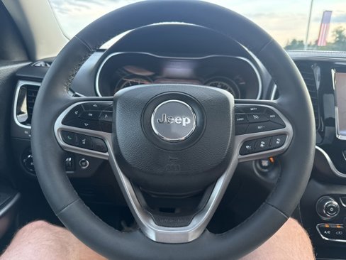 Used 2022 Jeep Cherokee Limited image 17