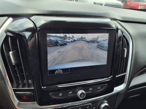 Used 2021 Chevrolet Traverse LT image 22