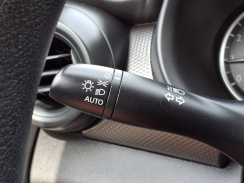 Used 2020 Nissan Kicks S image 15