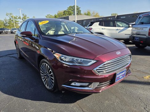 Used 2017 Ford Fusion SE image 1