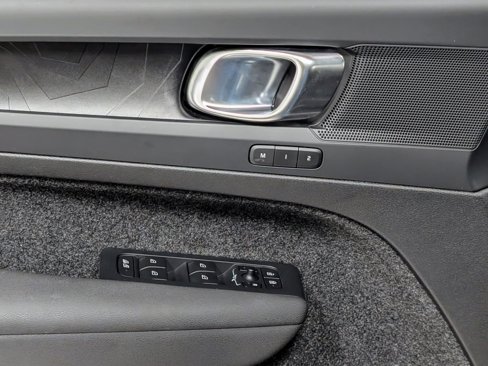 Used 2023 Volvo C40 P8 Recharge Plus image 14