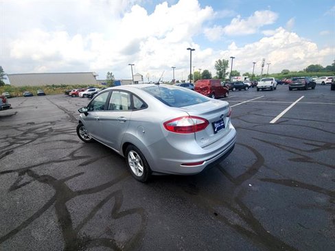 Used 2017 Ford Fiesta SE image 5