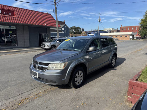 Used 2010 Dodge Journey SE image 2
