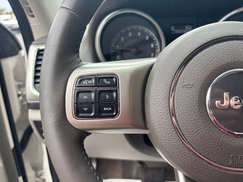 Used 2011 Jeep Grand Cherokee Laredo image 17
