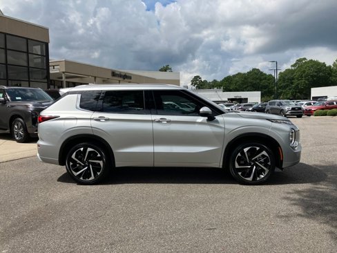 Used 2023 Mitsubishi Outlander SEL image 12
