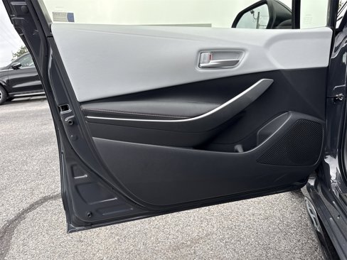Used 2023 Toyota Corolla LE image 31