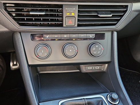 Certified 2024 Volkswagen Jetta Sport image 14