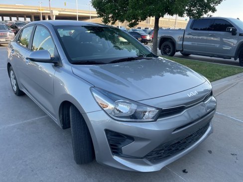 Used 2023 Kia Rio S image 3